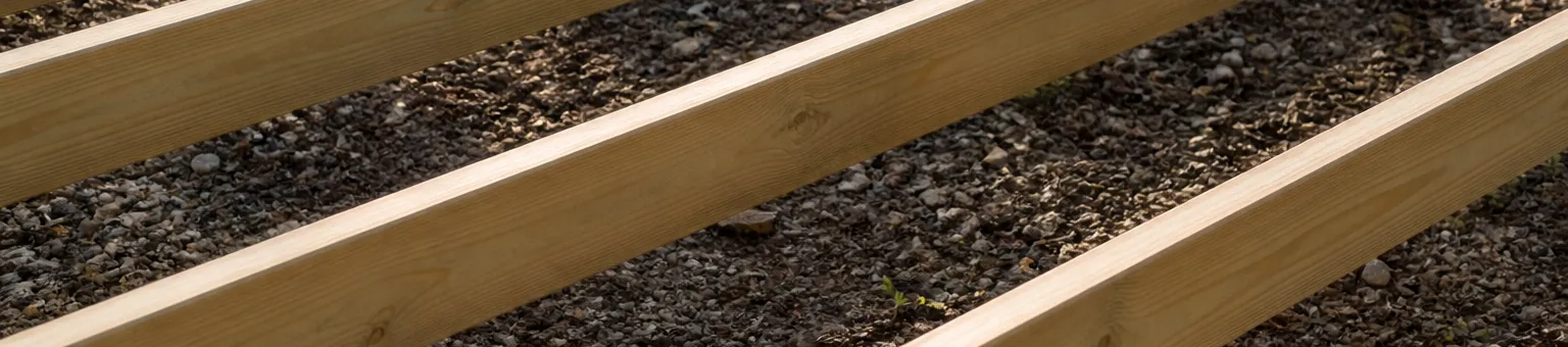 Joist spacing and deck stability